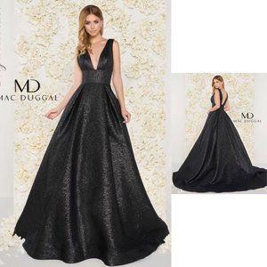 Mac Duggal Metallic Jacquard Ballgown, Black, size 4